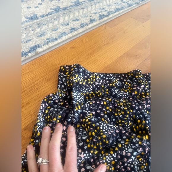 LOFT Floral Shorts - Picture 3 of 5